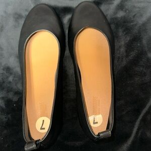 EUC black flat, very comfortable